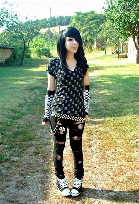 early 2000s fashion emo|early 2000s emo aesthetic.